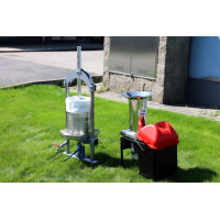 Hydrauliczna prasa do owoców i winogron VARES 18L + Rozdrabniacz FRUIT SHARK