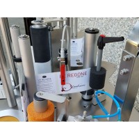 Flaschenetikettierer ALPHA PRO / Etikettiermaschine für Flaschen und Dosen