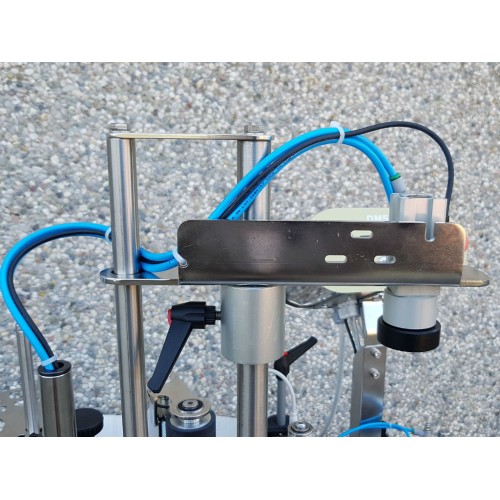 Flaschenetikettierer ALPHA PRO / Etikettiermaschine für Flaschen und Dosen