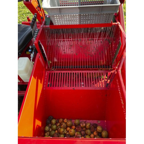 Maszyna do zbierania jabłek, owoców OB 70 R – przemysłowych zbieracz do spadów, orzechów