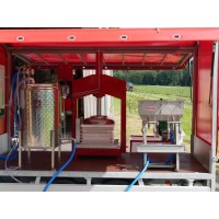 Mobile apple juice processing line 300 kg/h / Mobile fruit juice production line