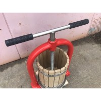 Sraigtinis obuolių sulčių spaudimo presas VP-10